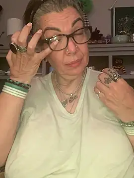 Snapshot of dieseldame1313 chatting on April 16, 2026, 6:36 am dieseldame1313 online show from April 16, 2026, 6:36 am