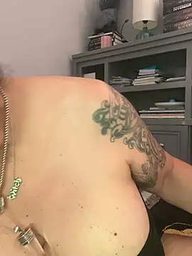 Snapshot of dieseldame1313 chatting on April 13, 2026, 2:26 am dieseldame1313 online show from April 13, 2026, 2:26 am