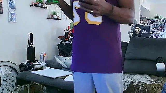 Snapshot of Str8ishVegasGuy chatting on October 25, 2025, 8:31 pm Str8ishVegasGuy online show from October 25, 2025, 8:31 pm