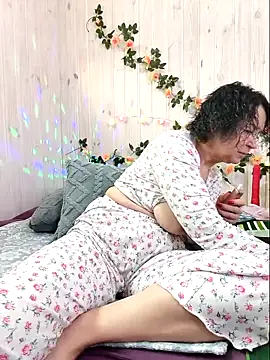 LitisiaLove4551 online show from February 18, 2026, 7:49 am