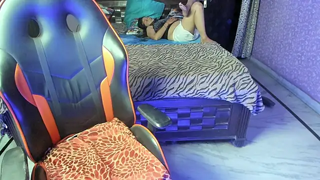 Snapshot of ShylaGill chatting on October 16, 2025, 10:29 pm ShylaGill online show from October 16, 2025, 10:29 pm