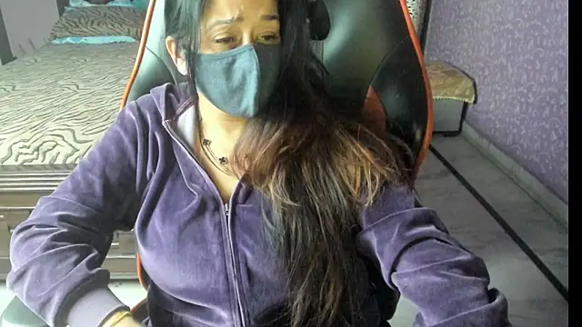 ShylaGill online show from December 18, 2025, 8:23 pm