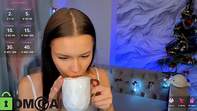 Snapshot of Aria_Mila chatting on December 22, 2025, 11:32 am Aria Mila online show from December 22, 2025, 11:32 am