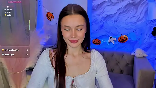 Snapshot of Aria_Mila chatting on October 25, 2025, 11:20 am Aria Mila online show from October 25, 2025, 11:20 am