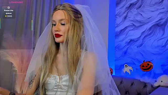 Snapshot of Aria_Mila chatting on October 30, 2025, 11:30 am Aria Mila online show from October 30, 2025, 11:30 am