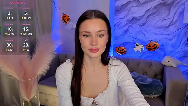 Snapshot of Aria_Mila chatting on October 24, 2025, 11:20 am Aria Mila online show from October 24, 2025, 11:20 am