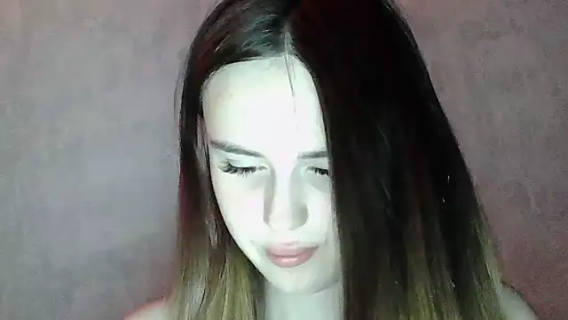SweetLoraa online show from July 14, 2026, 2:05 am