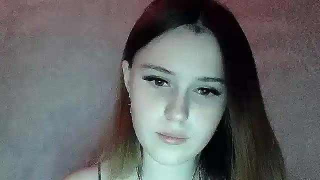 SweetLoraa online show from November 6, 2025, 4:11 pm