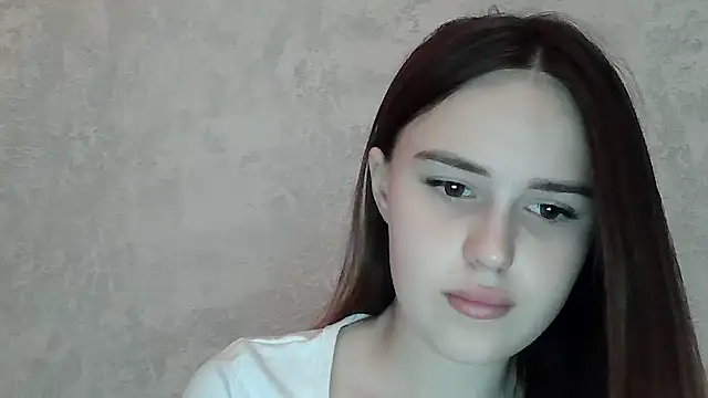 SweetLoraa online show from July 29, 2026, 1:21 pm