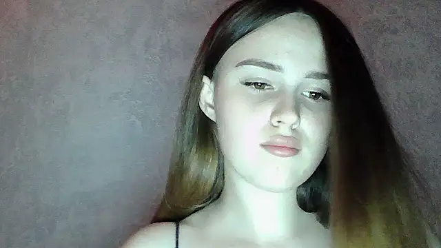 SweetLoraa online show from July 23, 2026, 2:31 am