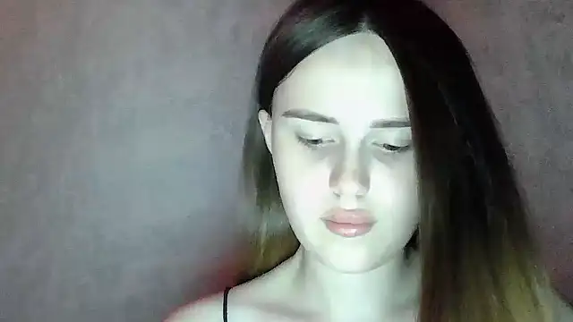 SweetLoraa online show from July 6, 2026, 12:28 am