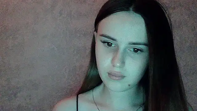SweetLoraa online show from June 23, 2026, 8:18 pm