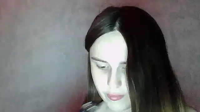 SweetLoraa online show from July 6, 2026, 7:49 pm