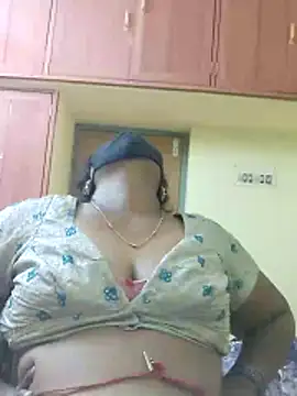 Snapshot of Tamilreethu chatting on March 15, 2026, 2:13 pm Tamilreethu online show from March 15, 2026, 2:13 pm