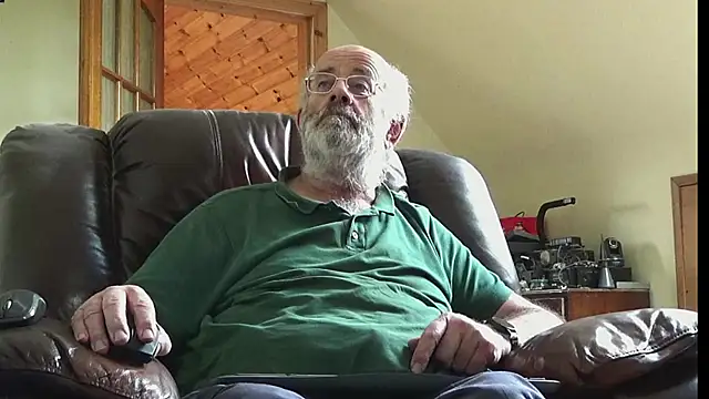 Snapshot of janzer13 chatting on August 1, 2026, 1:20 pm janzer13 online show from August 1, 2026, 1:20 pm