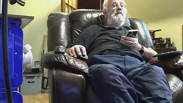 janzer13 online show from February 3, 2026, 2:11 pm