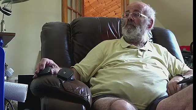 Snapshot of janzer13 chatting on July 23, 2026, 12:46 pm janzer13 online show from July 23, 2026, 12:46 pm