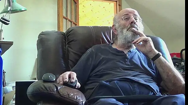 Snapshot of janzer13 chatting on July 22, 2026, 1:46 pm janzer13 online show from July 22, 2026, 1:46 pm
