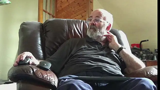 Snapshot of janzer13 chatting on June 7, 2026, 1:49 pm janzer13 online show from June 7, 2026, 1:49 pm