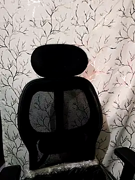 Snapshot of Crystil_love-21 chatting on April 9, 2026, 8:53 am Crystil love-21 online show from April 9, 2026, 8:53 am