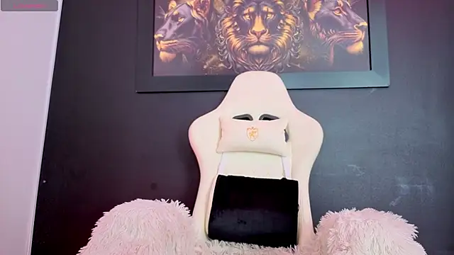 Snapshot of MihaCarther chatting on November 30, 2025, 3:29 am MihaCarther online show from November 30, 2025, 3:29 am