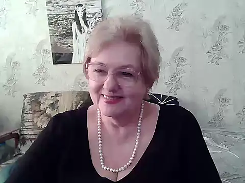 Snapshot of Renata62011 chatting on April 14, 2026, 12:21 pm Renata62011 online show from April 14, 2026, 12:21 pm