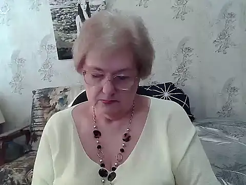 Snapshot of Renata62011 chatting on April 2, 2026, 12:12 pm Renata62011 online show from April 2, 2026, 12:12 pm