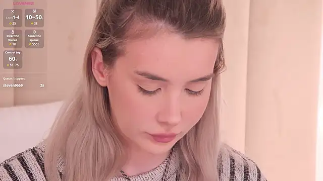 Snapshot of Nesolla chatting on January 5, 2026, 7:17 pm Nesolla online show from January 5, 2026, 7:17 pm