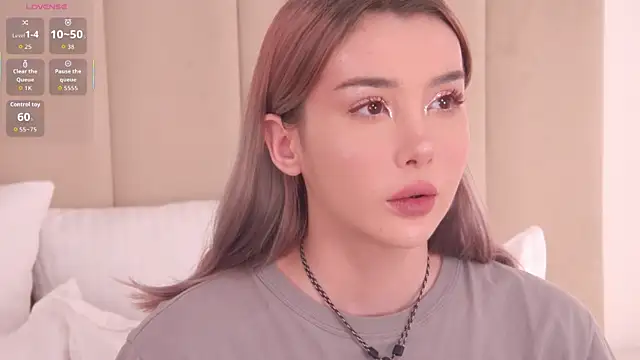 Snapshot of Nesolla chatting on December 14, 2025, 10:15 pm Nesolla online show from December 14, 2025, 10:15 pm