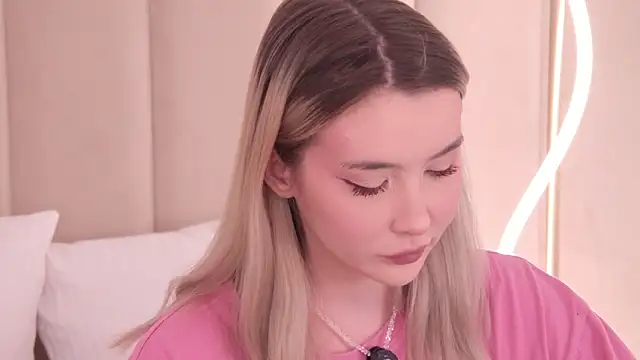 Snapshot of Nesolla chatting on February 2, 2026, 7:24 pm Nesolla online show from February 2, 2026, 7:24 pm