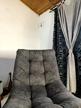 ArturoCardona  online show from October 10, 2025, 11:33 am