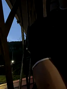 ArturoCardona  online show from October 17, 2025, 10:39 am