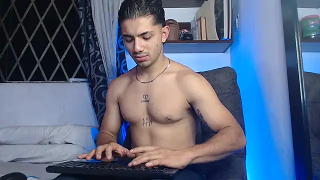 ArturoCardona  online show from April 10, 2026, 12:50 am