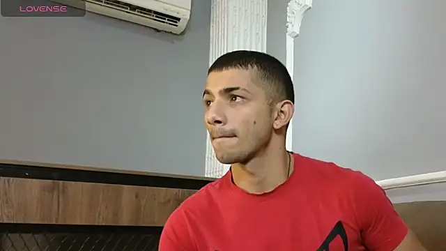 ArturoCardona  online show from October 13, 2025, 11:34 am