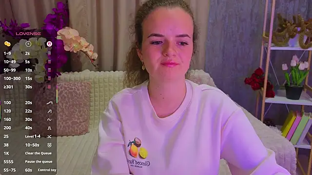 Snapshot of Luisa_Rosee chatting on May 29, 2026, 6:47 pm Luisa Rosee online show from May 29, 2026, 6:47 pm