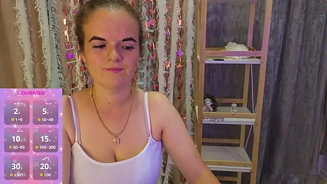 Snapshot of Luisa_Rosee chatting on September 10, 2025, 6:40 pm Luisa Rosee online show from September 10, 2025, 6:40 pm