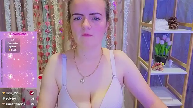 Snapshot of Luisa_Rosee chatting on November 22, 2025, 9:35 pm Luisa Rosee online show from November 22, 2025, 9:35 pm