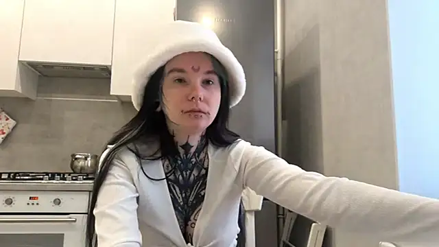 HighelikeGirl online show from February 19, 2026, 6:32 am