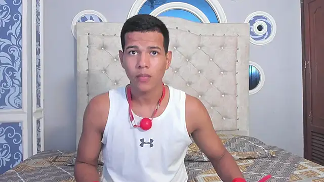 Snapshot of KingStark_ chatting on December 19, 2025, 12:58 am KingStark online show from December 19, 2025, 12:58 am