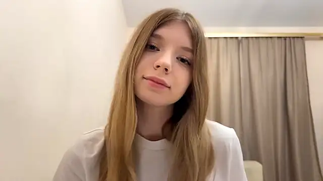 FruityXo online show from November 27, 2025, 6:52 pm