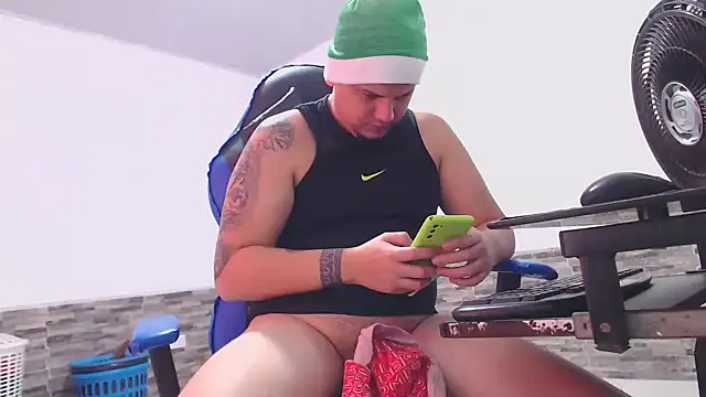 Snapshot of mister_cum1999 chatting on December 17, 2025, 5:40 pm mister cum1999 online show from December 17, 2025, 5:40 pm