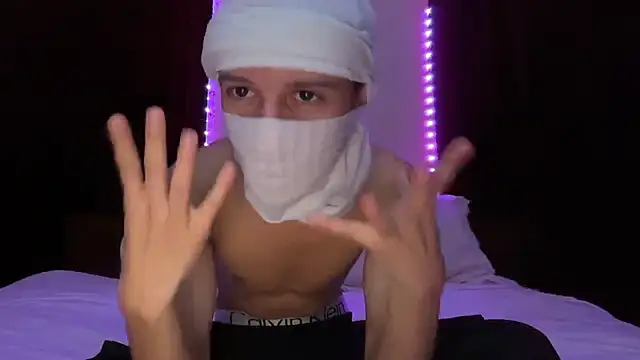 Snapshot of holydirt_luxeno1 chatting on September 16, 2025, 4:19 pm holydirt luxeno1 online show from September 16, 2025, 4:19 pm