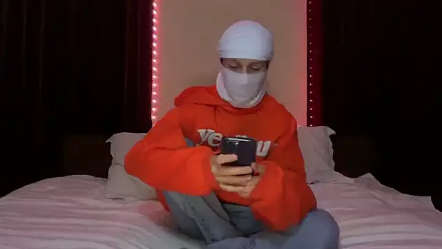 Snapshot of holydirt_luxeno1 chatting on September 22, 2025, 5:30 pm holydirt luxeno1 online show from September 22, 2025, 5:30 pm