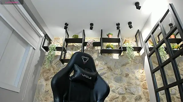 VenusBlazer online show from November 15, 2025, 11:03 am