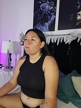 Snapshot of BellaRoux1 chatting on November 18, 2025, 12:30 pm BellaRoux1 online show from November 18, 2025, 12:30 pm