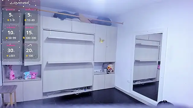 Snapshot of LilyWhitney chatting on January 18, 2026, 4:05 am LilyWhitney online show from January 18, 2026, 4:05 am