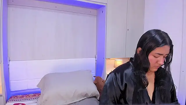 LilyWhitney online show from November 20, 2025, 4:35 am