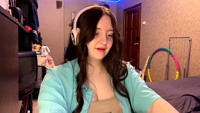 LauretteRagar online show from November 10, 2025, 9:20 pm