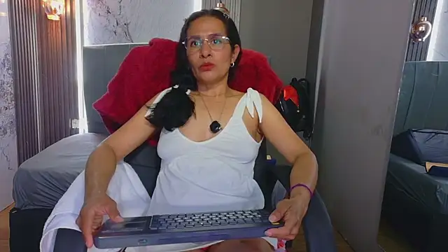 Snapshot of Vanessa_7_ chatting on March 6, 2026, 12:05 am Vanessa 7 online show from March 6, 2026, 12:05 am