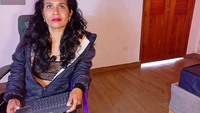 Snapshot of Vanessa_7_ chatting on December 14, 2025, 1:49 pm Vanessa 7 online show from December 14, 2025, 1:49 pm